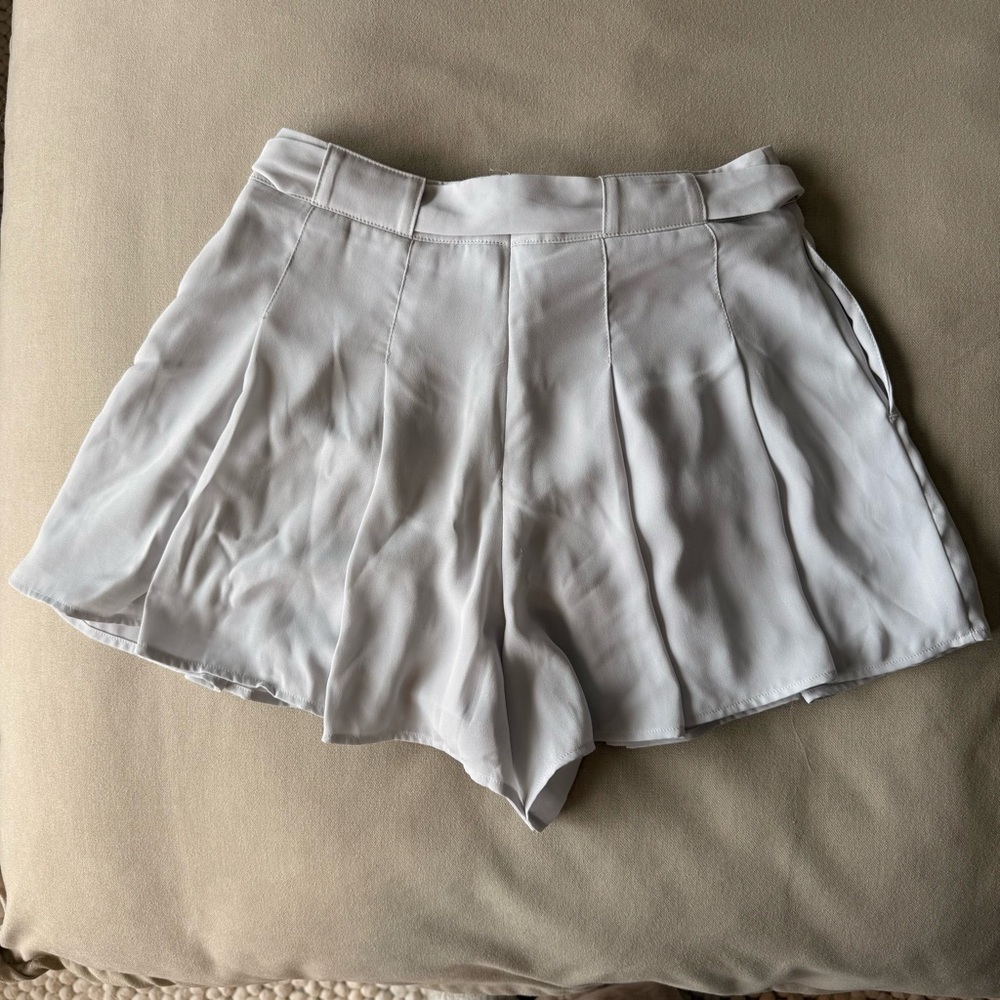 Sunday Best Elegant Grey Shorts - Picture 3 of 3